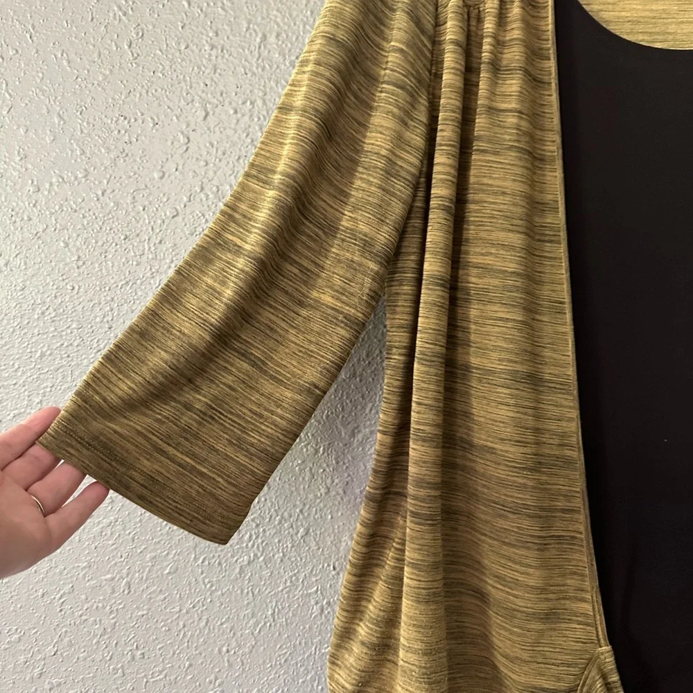 Women’s Size XL Gold and Black Top with Attached Tank, Long Sleeve, Tie Front - Picture 7 of 7